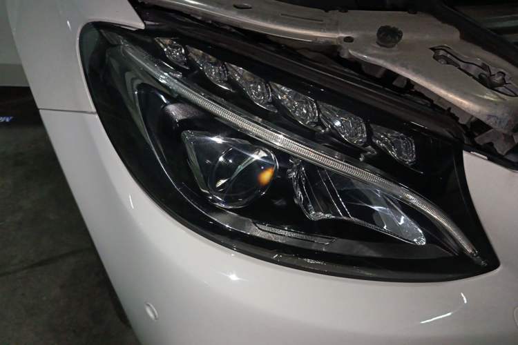 Used Mercedes-Benz C-Class 2016 C 200 L Sport Edition Right Front Headlight