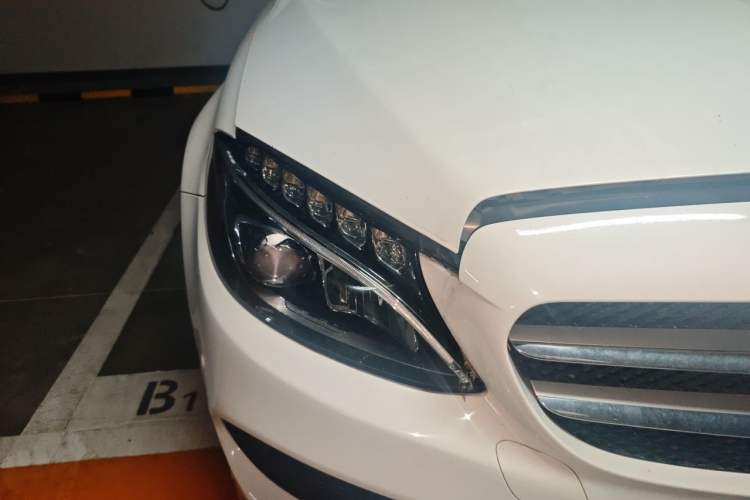 Used Mercedes-Benz C-Class 2016 C 180 L Sport Edition Right Front Headlight