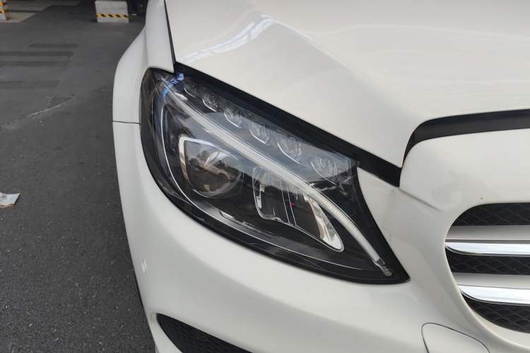 Used Mercedes-Benz C-Class 2016 C 200 L Sport Edition Right Front Headlight