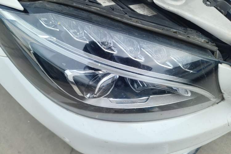 Used Mercedes-Benz C-Class 2016 C 200 L Sport Edition Right Front Headlight