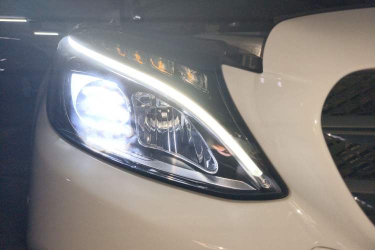 Used Mercedes-Benz C-Class 2016 C 200 L Sport Edition Right Front Headlight