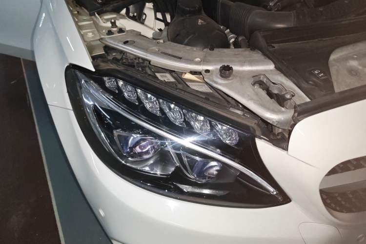 Used Mercedes-Benz C-Class 2016 C 200 4MATIC Coupe Right Front Headlight
