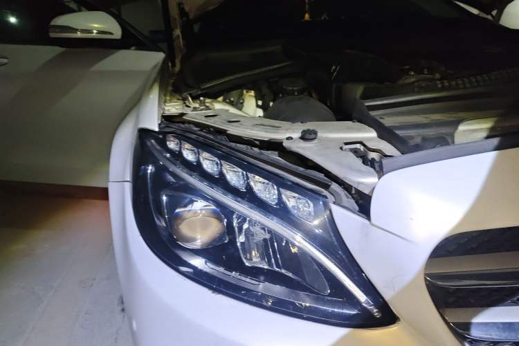 Used Mercedes-Benz C-Class 2016 C 200 L Sport Edition Right Front Headlight