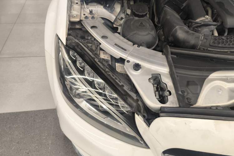 Used Mercedes-Benz C-Class 2016 C 200 L Sport Edition Right Front Headlight