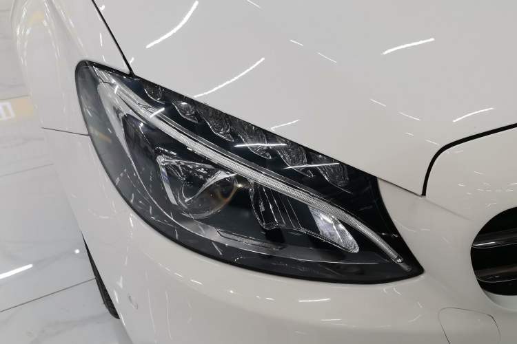 Used Mercedes-Benz C-Class 2016 C 200 Sport Edition Right Front Headlight