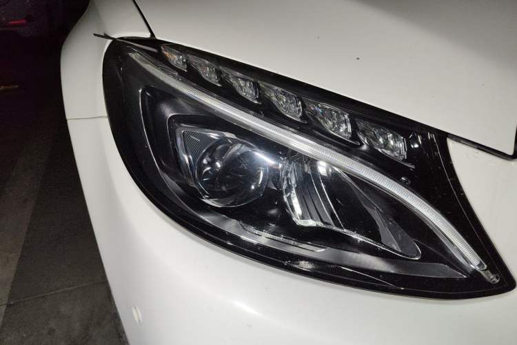 Used Mercedes-Benz C-Class 2016 C 200 Sport Edition Right Front Headlight