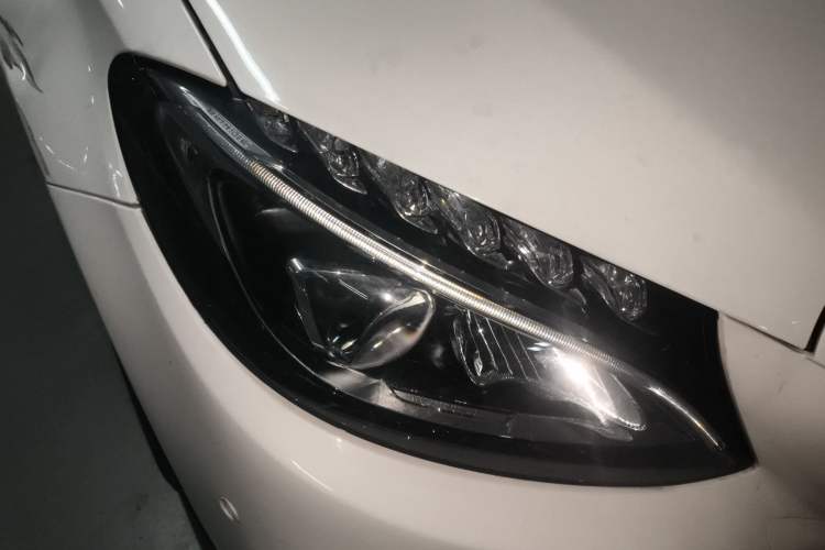 Used Mercedes-Benz C-Class 2016 C 200 L Sport Edition Right Front Headlight