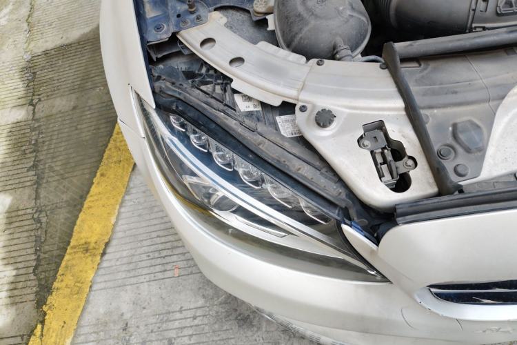 Used Mercedes-Benz C-Class 2016 C 180 L Sport Edition Right Front Headlight