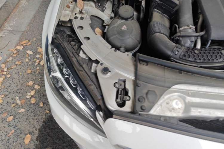 Used Mercedes-Benz C-Class 2016 C 180 L Sport Edition Right Front Headlight