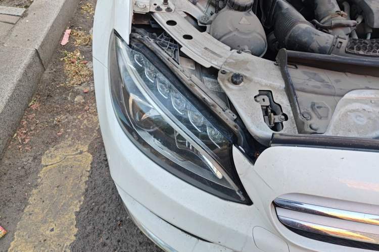 Used Mercedes-Benz C-Class 2016 C 180 L Sport Edition Right Front Headlight