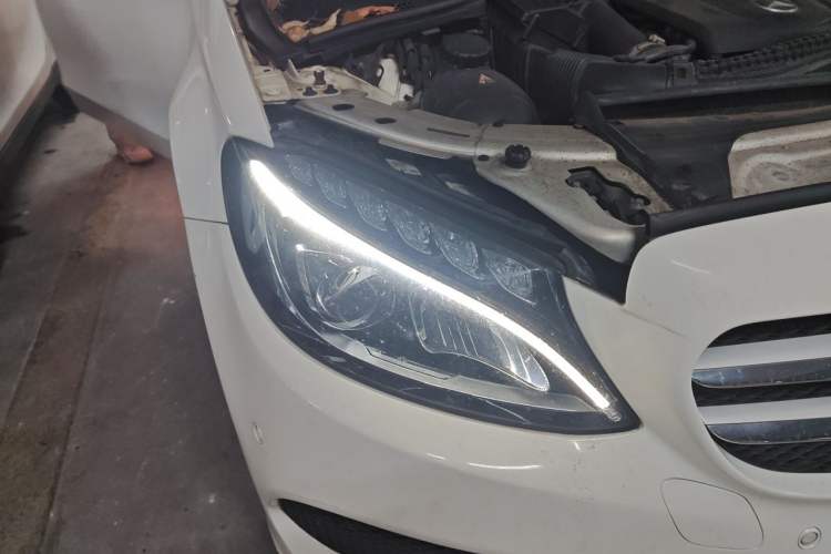 Used Mercedes-Benz C-Class 2016 C 200 L Sport Edition Right Front Headlight