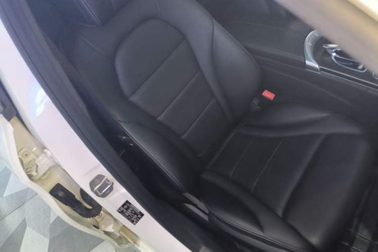 Used Mercedes-Benz C-Class 2016 C 200 L Sport Edition Right Front Seat