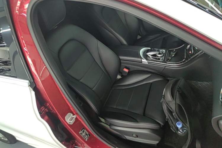 Used Mercedes-Benz C-Class 2016 C 180 L Sport Edition Right Front Seat
