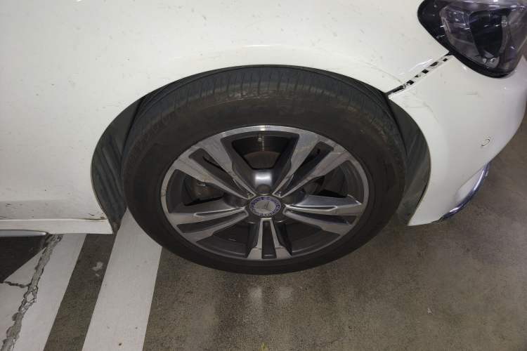 Used Mercedes-Benz C-Class 2016 C 200 L Sport Edition Right Front Wheel Hub