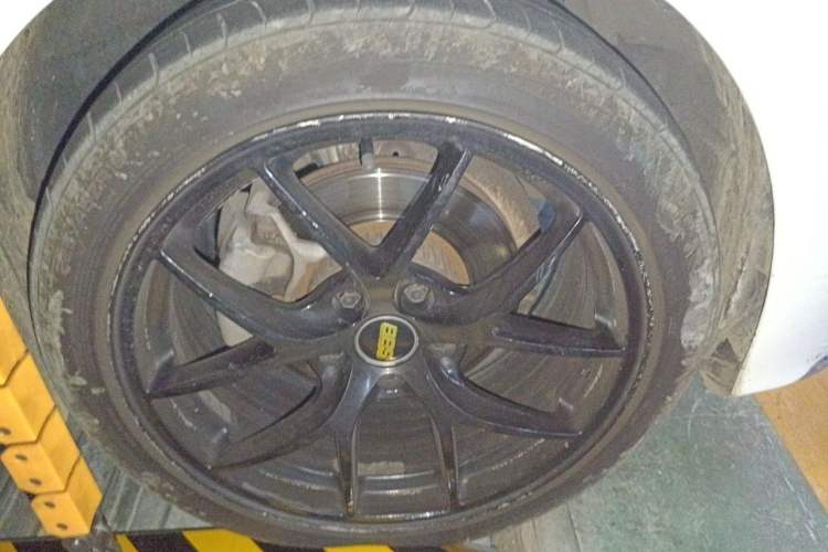 Used Mercedes-Benz C-Class 2016 C 200 L 4MATIC Sport Edition Right Front Wheel Hub