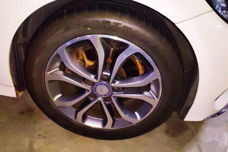 Used Mercedes-Benz C-Class 2016 C 180 L Sport Edition Right Front Wheel Hub