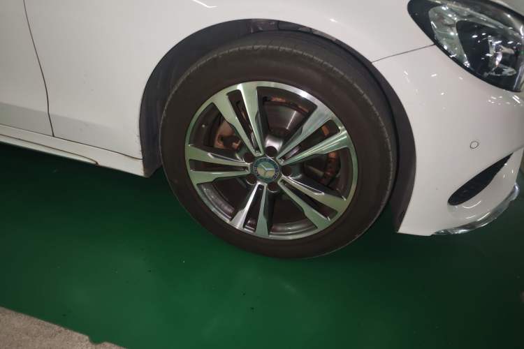 Used Mercedes-Benz C-Class 2016 C 200 L Sport Edition Right Front Wheel Hub