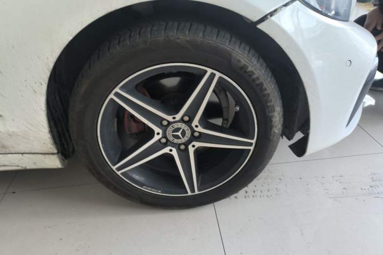 Used Mercedes-Benz C-Class 2016 C 200 Sport Edition Right Front Wheel Hub