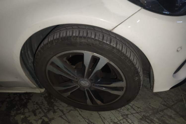 Used Mercedes-Benz C-Class 2016 C 200 Sport Edition Right Front Wheel Hub