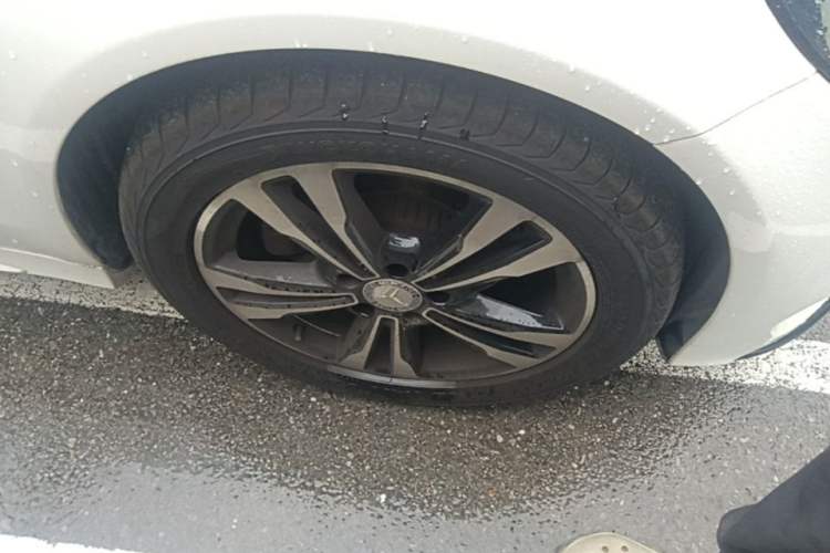 Used Mercedes-Benz C-Class 2016 C 200 Sport Edition Right Front Wheel Hub