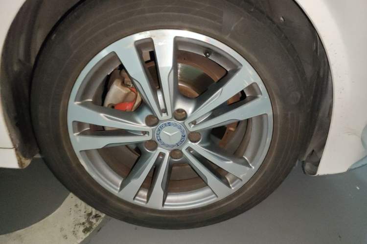Used Mercedes-Benz C-Class 2016 C 200 L Sport Edition Right Front Wheel Hub