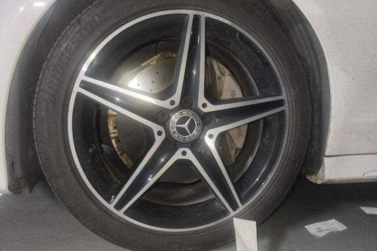 Used Mercedes-Benz C-Class 2016 C 200 4MATIC Coupe Right Front Wheel Hub