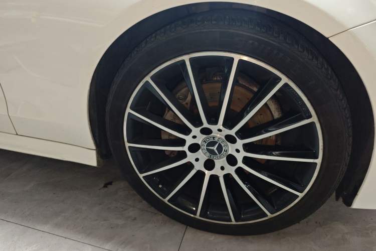Used Mercedes-Benz C-Class 2016 C 200 4MATIC Coupe Right Front Wheel Hub