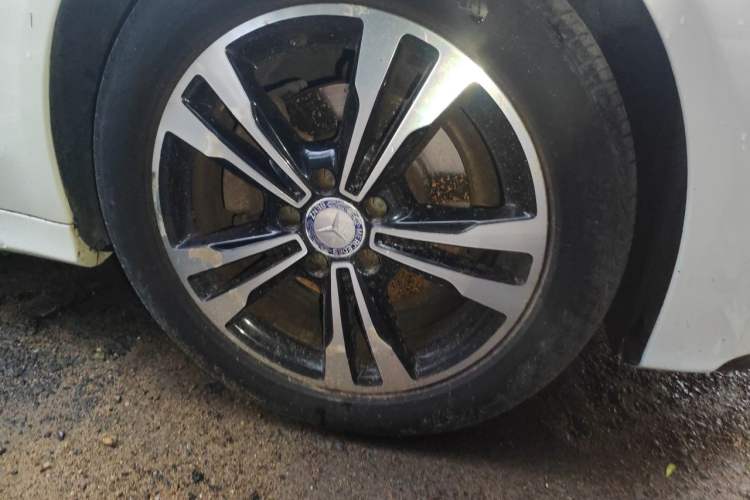 Used Mercedes-Benz C-Class 2016 C 200 Sport Edition Right Front Wheel Hub