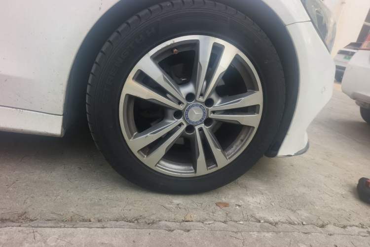 Used Mercedes-Benz C-Class 2016 C 200 L Sport Edition Right Front Wheel Hub