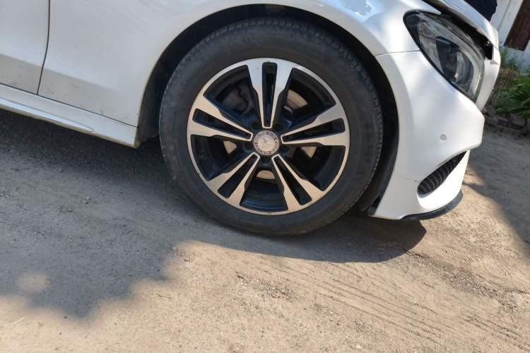 Used Mercedes-Benz C-Class 2016 C 200 Sport Edition Right Front Wheel Hub