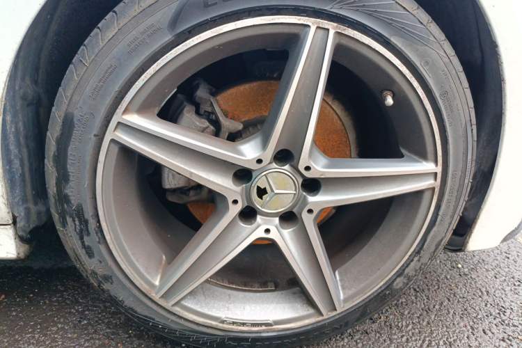 Used Mercedes-Benz C-Class 2016 C 200 Sport Edition Right Front Wheel Hub