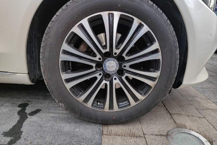Used Mercedes-Benz C-Class 2016 C 200 L Right Front Wheel Hub