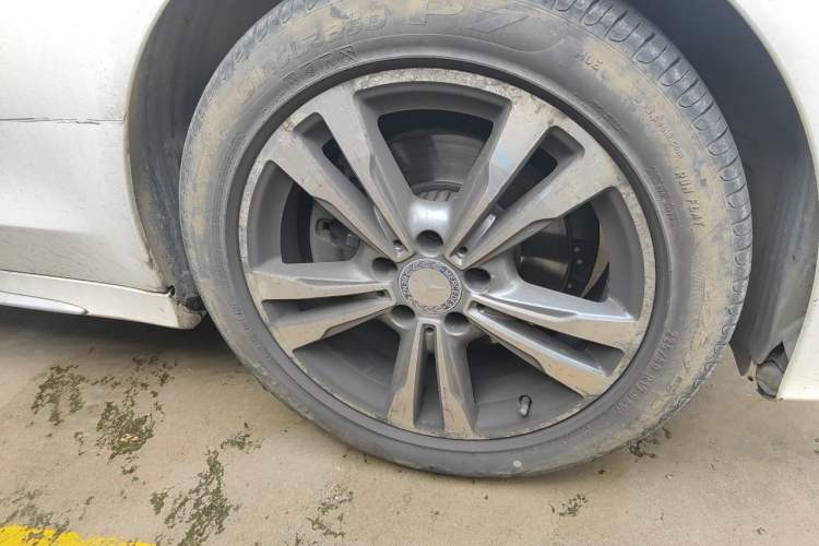 Used Mercedes-Benz C-Class 2016 C 200 L Sport Edition Right Front Wheel Hub