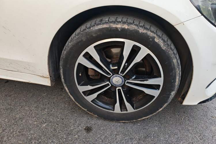 Used Mercedes-Benz C-Class 2016 C 200 Sport Edition Right Front Wheel Hub