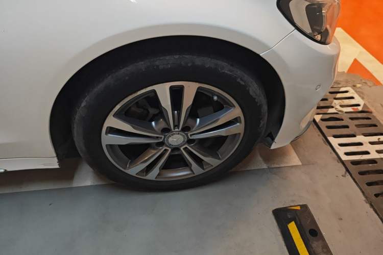 Used Mercedes-Benz C-Class 2016 C 200 L Sport Edition Right Front Wheel Hub