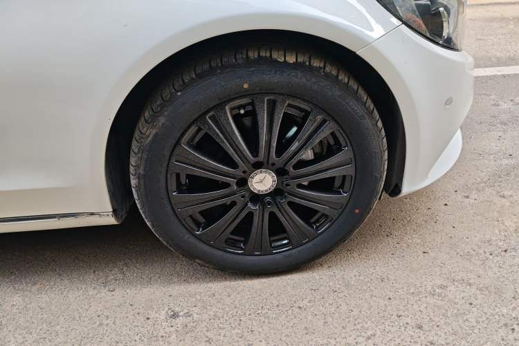 Used Mercedes-Benz C-Class 2016 C 200 L Right Front Wheel Hub