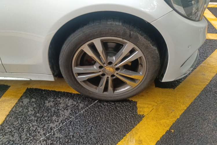 Used Mercedes-Benz C-Class 2016 C 200 L Sport Edition Right Front Wheel Hub