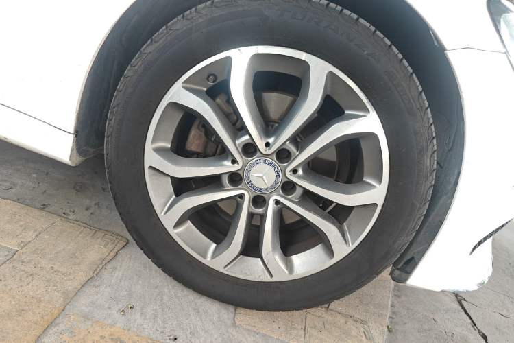 Used Mercedes-Benz C-Class 2016 C 180 L Sport Edition Right Front Wheel Hub