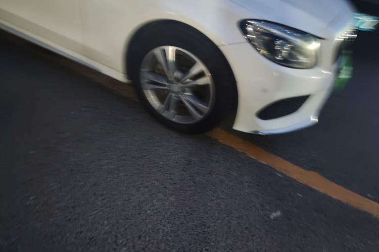 Used Mercedes-Benz C-Class 2016 C 200 L Sport Edition Right Front Wheel Hub