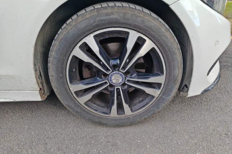 Used Mercedes-Benz C-Class 2016 C 200 Sport Edition Right Front Wheel Hub
