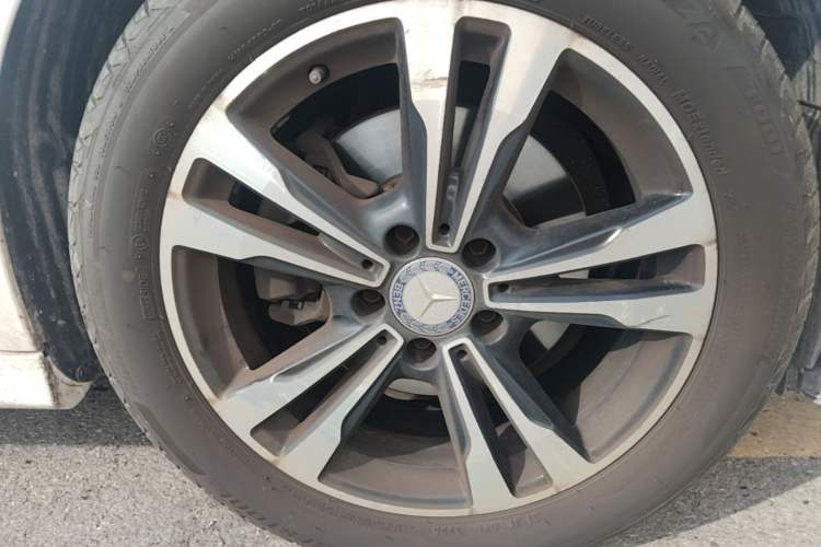Used Mercedes-Benz C-Class 2016 C 200 Sport Edition Right Front Wheel Hub