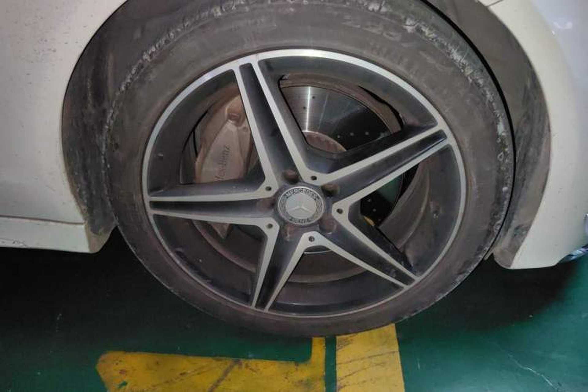 Used Mercedes-Benz C-Class 2016 C 200 Coupe Right Front Wheel Hub