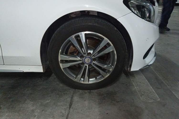 Used Mercedes-Benz C-Class 2016 C 200 L Sport Edition Right Front Wheel Hub
