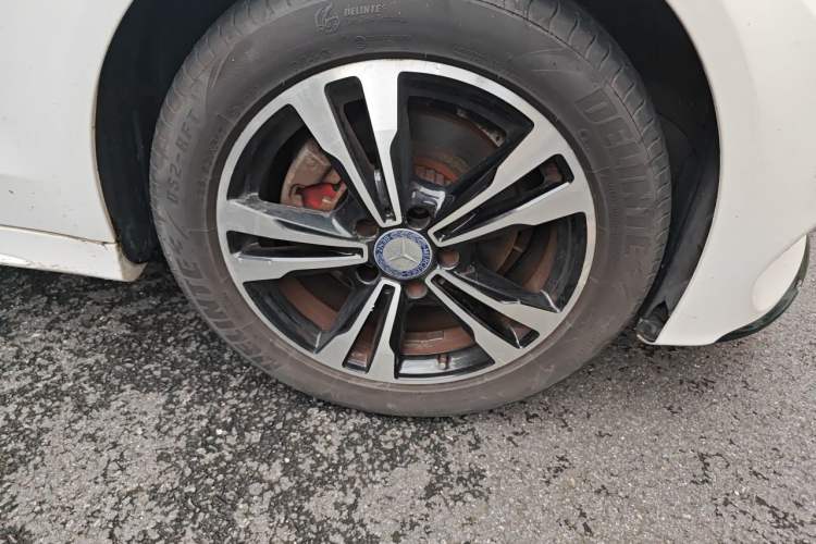 Used Mercedes-Benz C-Class 2016 C 200 Sport Edition Right Front Wheel Hub