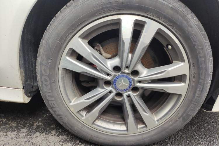Used Mercedes-Benz C-Class 2016 C 200 L Sport Edition Right Front Wheel Hub