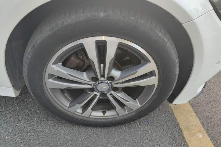 Used Mercedes-Benz C-Class 2016 C 200 L Sport Edition Right Front Wheel Hub