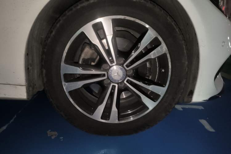 Used Mercedes-Benz C-Class 2016 C 200 Sport Edition Right Front Wheel Hub