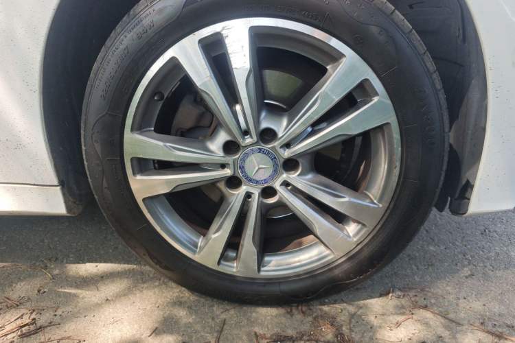 Used Mercedes-Benz C-Class 2016 C 200 L Sport Edition Right Front Wheel Hub