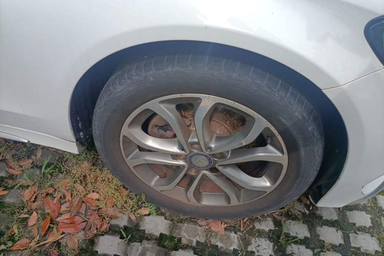 Used Mercedes-Benz C-Class 2016 C 180 L Sport Edition Right Front Wheel Hub