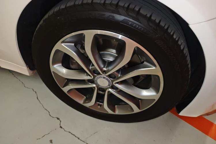 Used Mercedes-Benz C-Class 2016 C 180 L Sport Edition Right Front Wheel Hub